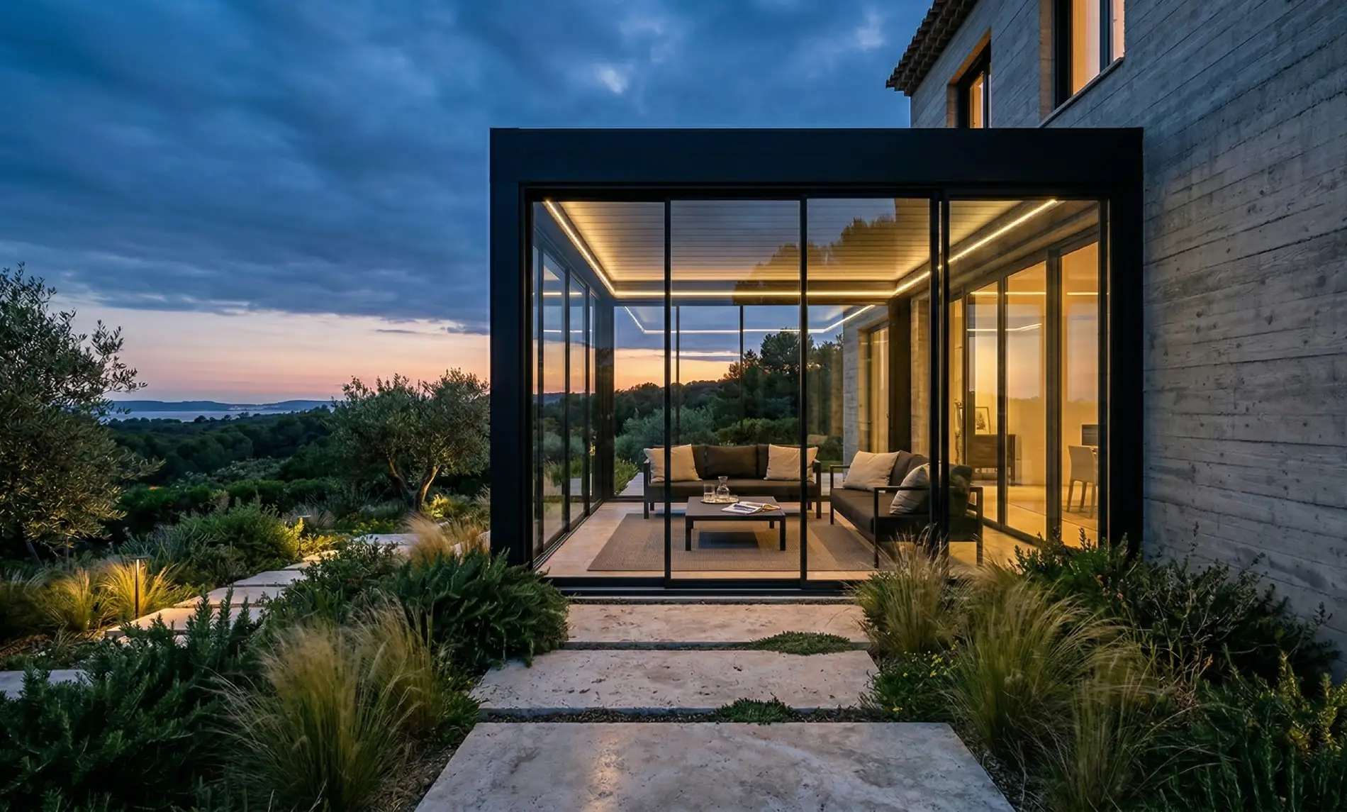 veranda-aluminium Vérandas, pergolas et carports : aménagez vos extérieurs